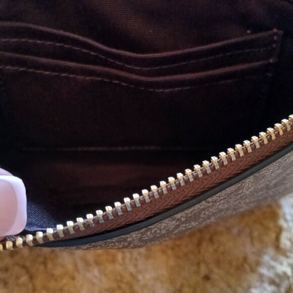 Coach wristlet - Picture 3 of 3